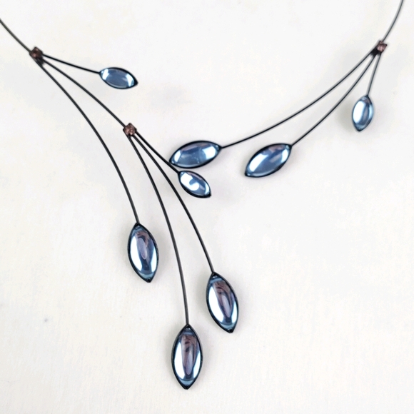 Boutique open front collar necklace earring set - Picture 4 of 4